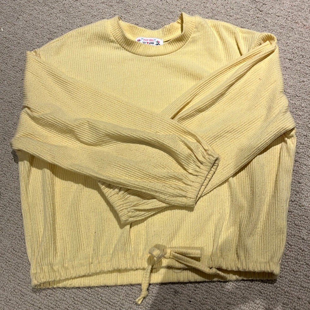 Yellow crop tie